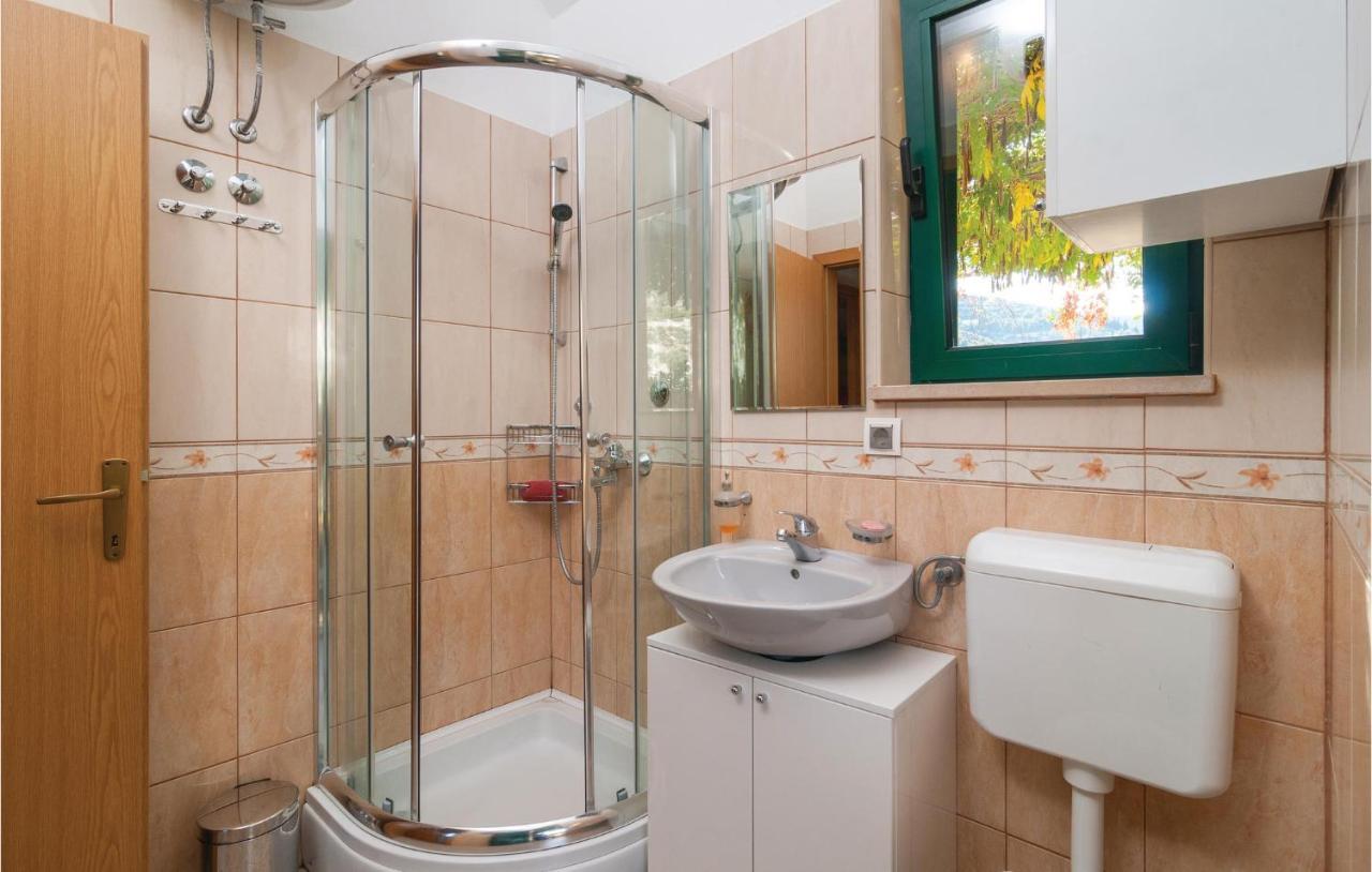 1 Bedroom Awesome Home In Постира Екстериор снимка